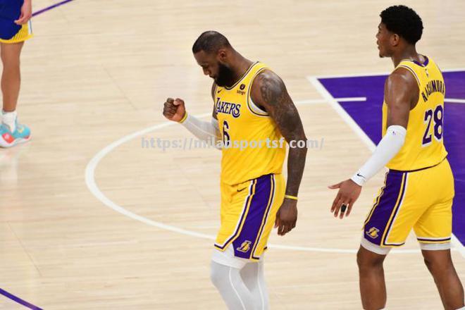 NBA比赛近期：湖人胜勇士，詹姆斯砍下三双